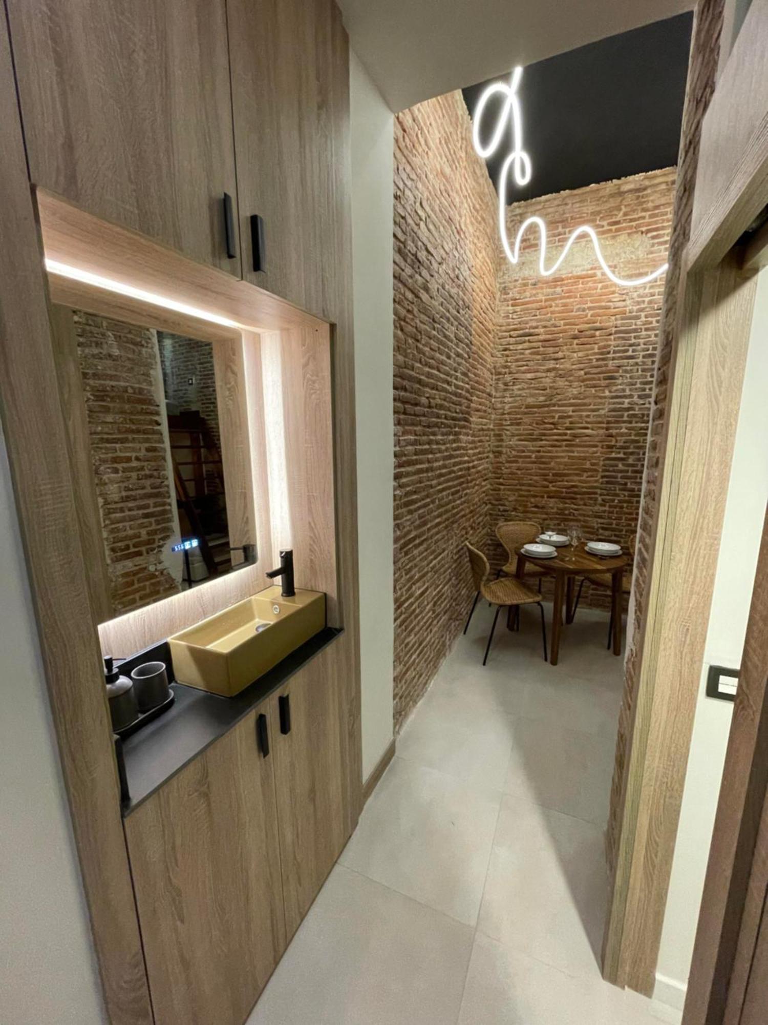 Apartamento Moderno En Edificio Historico Madrid Luaran gambar